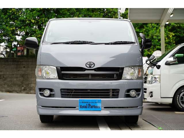 2005 Toyota Hiace – thumbnail 2