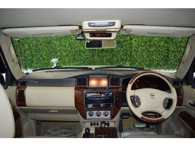2005 Nissan Safari – thumbnail 2