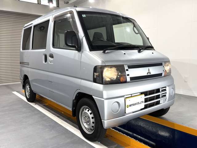 2011 Mitsubishi Minicab Van – thumbnail 2