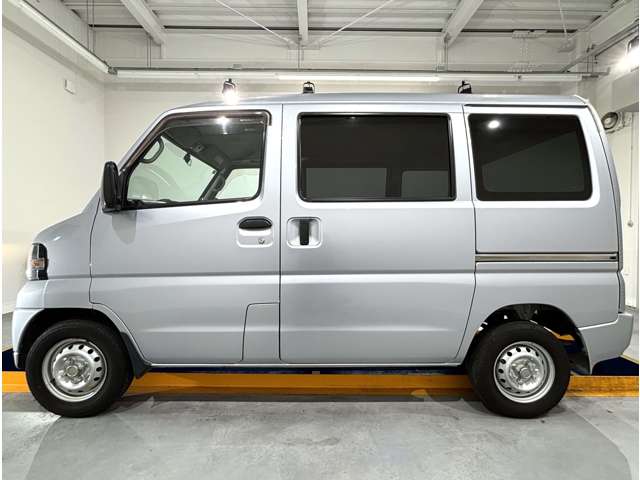 2011 Mitsubishi Minicab Van – thumbnail 4