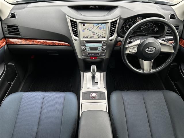 2009 Subaru Legacy Touring Wagon – thumbnail 2