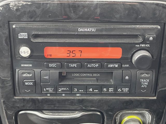 2004 Daihatsu Mira Gino – thumbnail 4