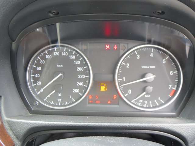 2011 BMW 3 Series – thumbnail 4