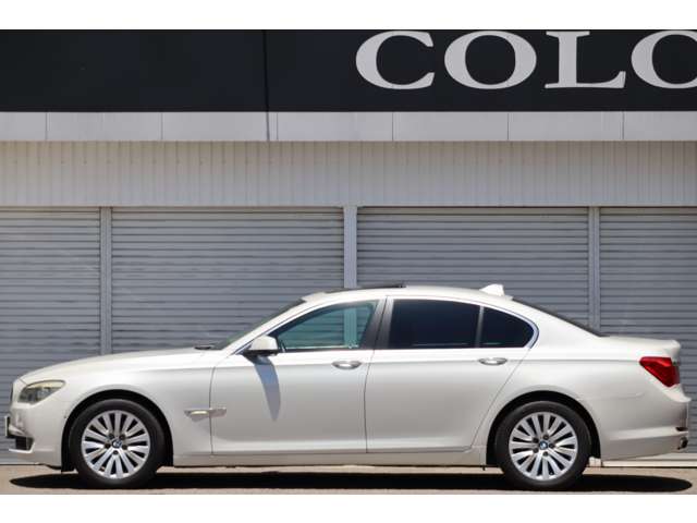 2009 BMW 7 Series – thumbnail 3