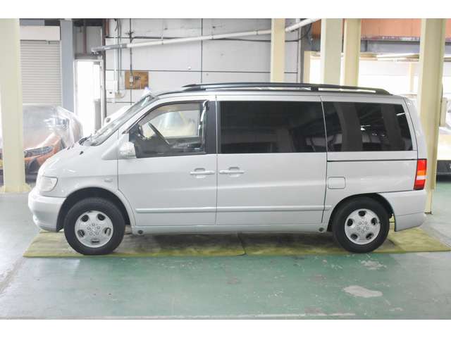 2002 Mercedes-Benz V-Class – thumbnail 3