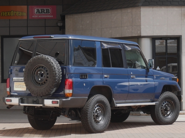 2001 Toyota Land Cruiser 70 – thumbnail 3