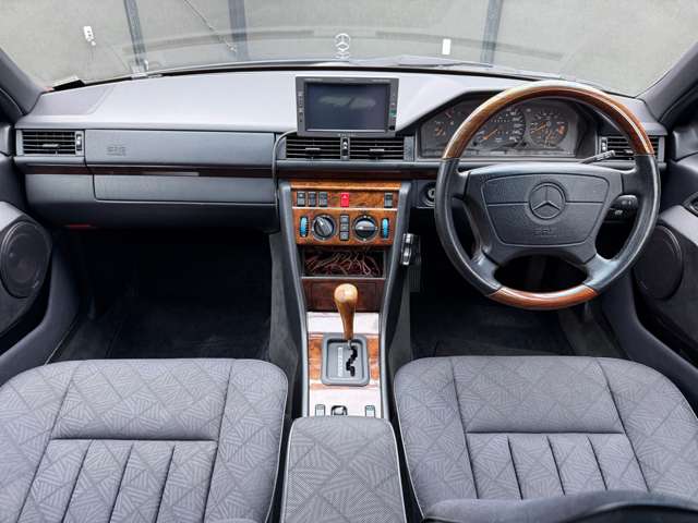 1993 Mercedes-Benz E-Class Wagon – thumbnail 3