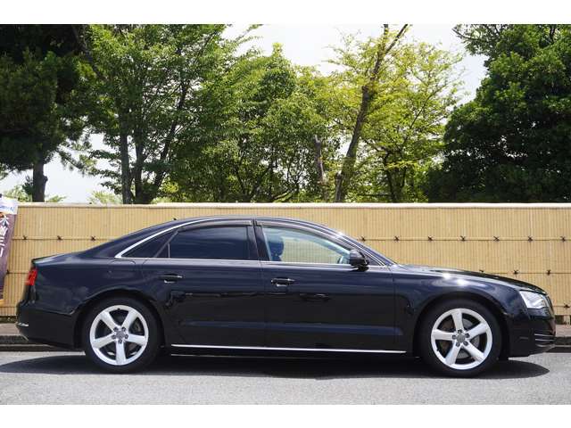 2011 Audi A8 – thumbnail 4