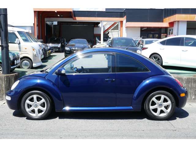 2005 Volkswagen New Beetle – thumbnail 3