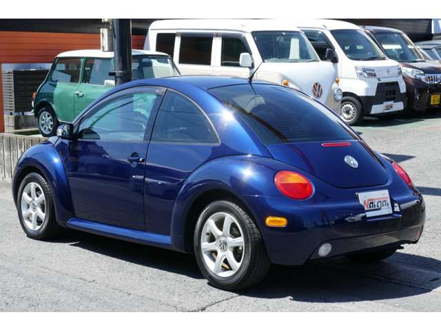 2005 Volkswagen New Beetle – thumbnail 4