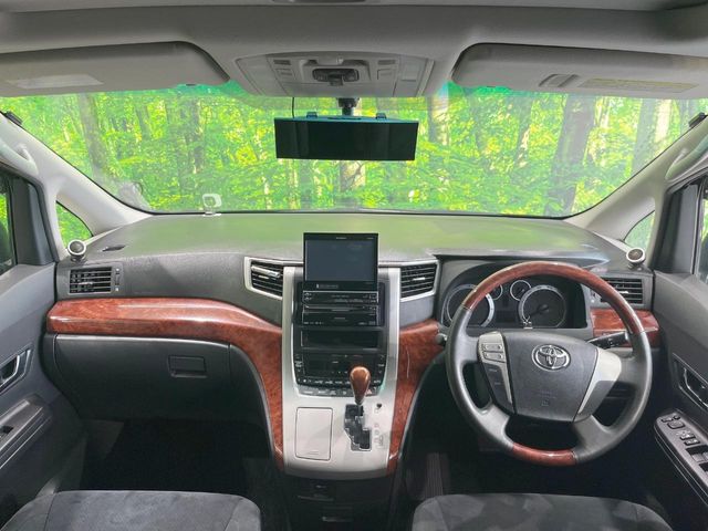 2010 Toyota Alphard – thumbnail 2