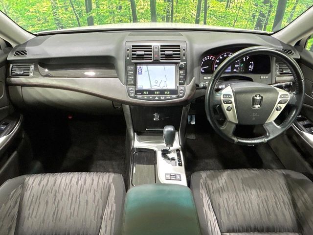 2011 Toyota Crown Athlete – thumbnail 2