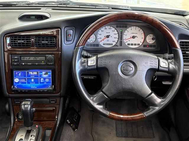 2000 Nissan Stagea – thumbnail 2