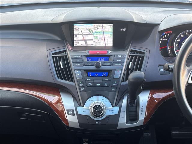 2010 Honda Odyssey – thumbnail 4