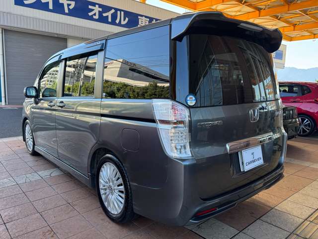 2010 Honda Stepwgn – thumbnail 4