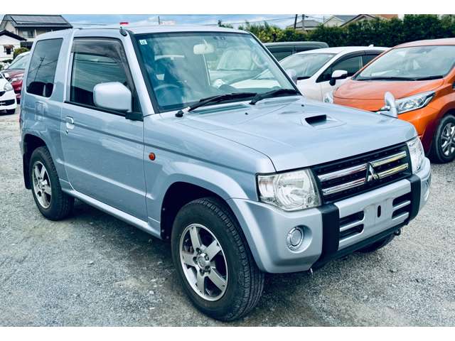 2011 Mitsubishi Pajero Mini – thumbnail 2