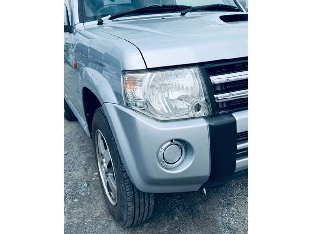 2011 Mitsubishi Pajero Mini – thumbnail 4