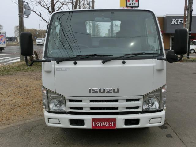 2011 Isuzu Elf – thumbnail 2