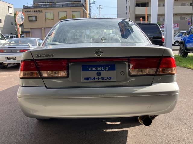 2004 Nissan Sunny – thumbnail 3