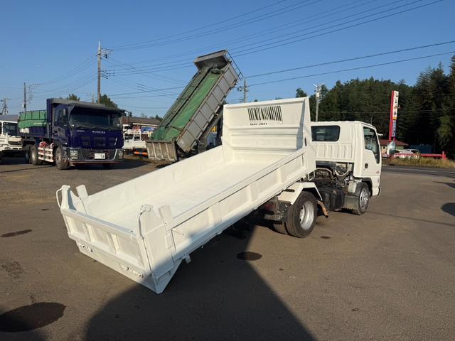 2003 Isuzu Elf – thumbnail 4