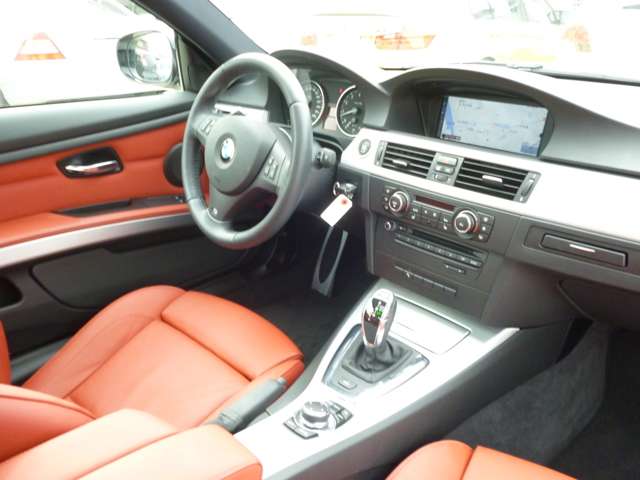2010 BMW 3 Series Coupe – thumbnail 2