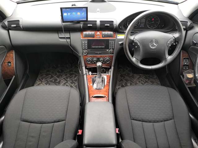 2006 Mercedes-Benz C-Class – thumbnail 2