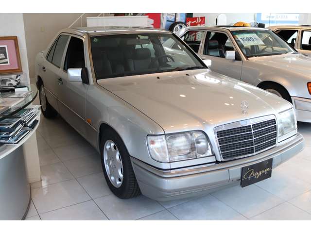 1995 Mercedes-Benz E-Class – thumbnail 3