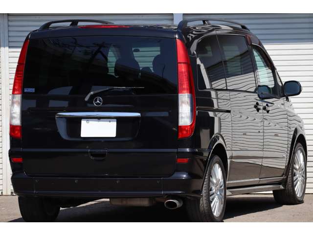 2010 Mercedes-Benz V-Class – thumbnail 2