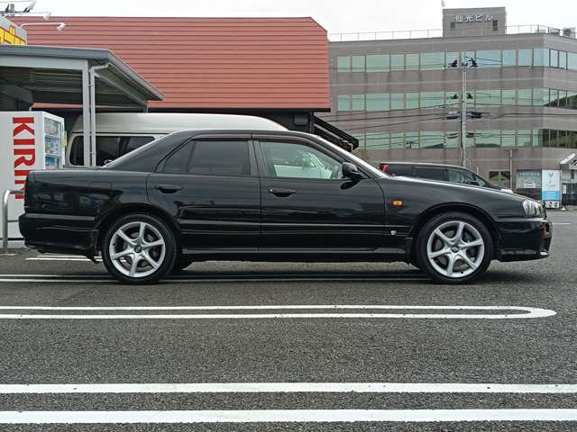1999 Nissan Skyline – thumbnail 3