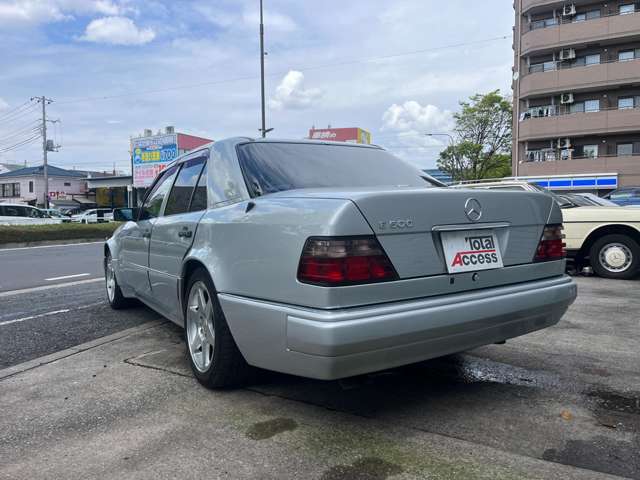 1994 Mercedes-Benz E-Class – thumbnail 3