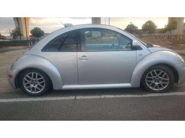 2002 Volkswagen New Beetle – thumbnail 4