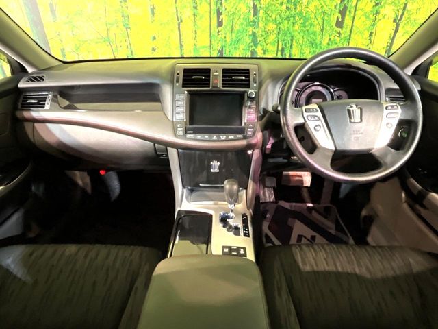 2010 Toyota Crown Athlete – thumbnail 2