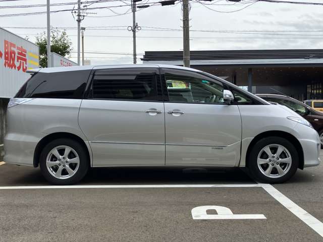 2010 Toyota Estima Hybrid – thumbnail 4