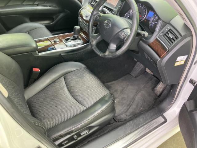 2011 Nissan Fuga – thumbnail 2