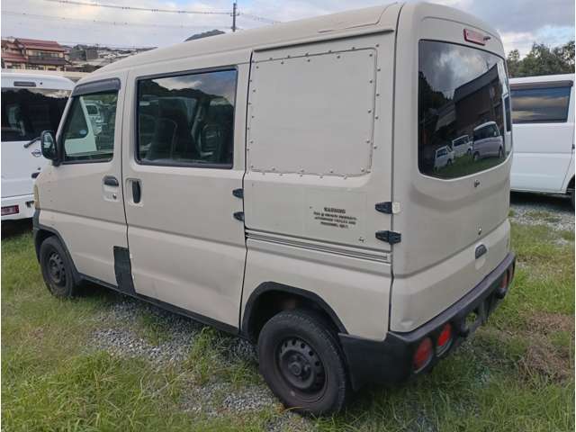2001 Mitsubishi Minicab Van – thumbnail 3
