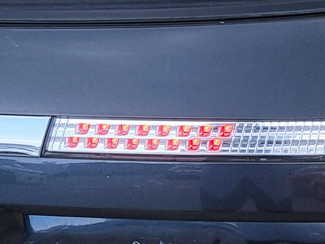 2008 Subaru Legacy Touring Wagon – thumbnail 3