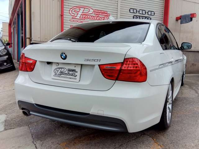 2009 BMW 3 Series – thumbnail 2