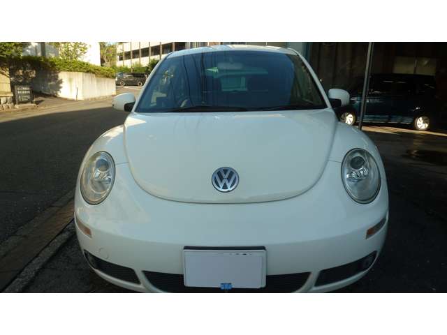 2008 Volkswagen New Beetle – thumbnail 2