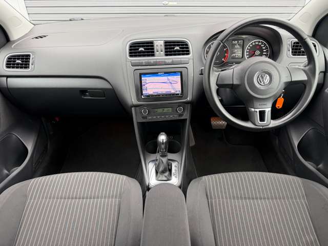 2011 Volkswagen Polo – thumbnail 2