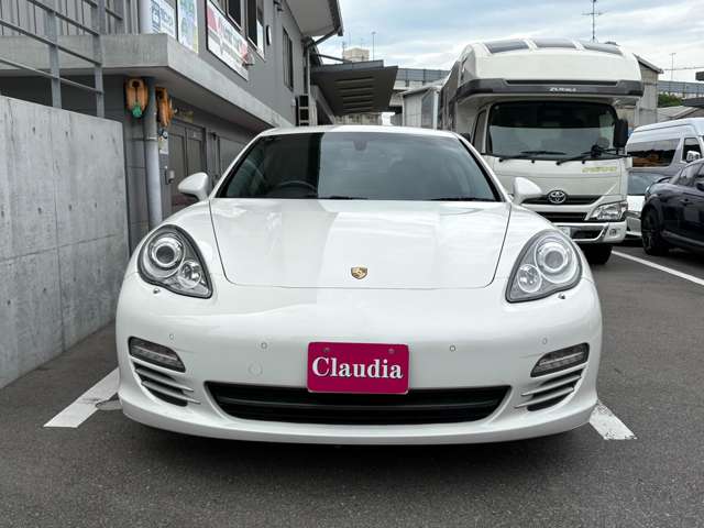 2011 Porsche Panamera – thumbnail 2
