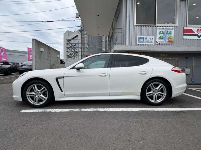 2011 Porsche Panamera – thumbnail 3