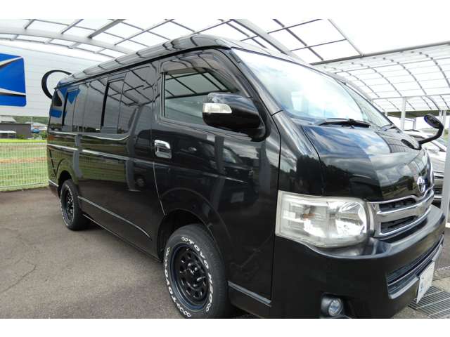 2011 Toyota Hiace – thumbnail 3
