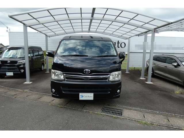 2011 Toyota Hiace – thumbnail 4