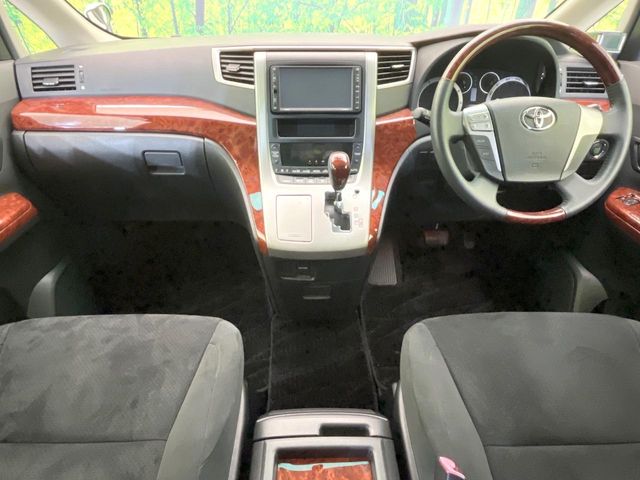 2010 Toyota Vellfire – thumbnail 2