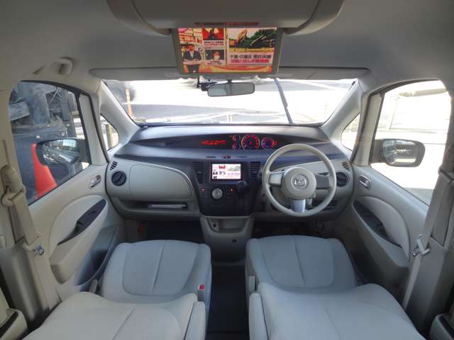 2011 Mazda Biante – thumbnail 3
