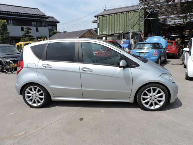 2011 Mercedes-Benz A-Class – thumbnail 4