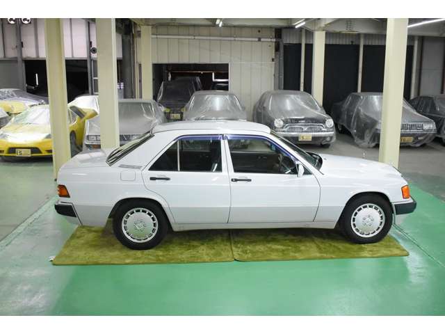 1992 Mercedes-Benz 190-Class – thumbnail 3