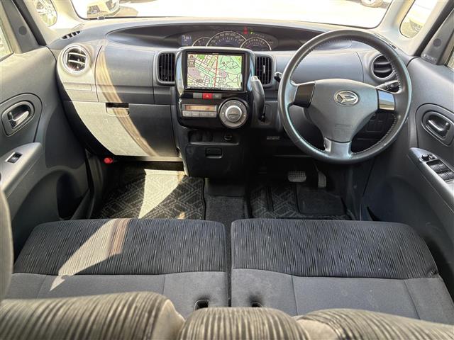 2011 Daihatsu Tanto – thumbnail 2