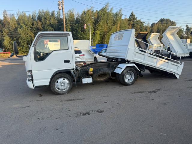 2005 Isuzu Elf – thumbnail 4