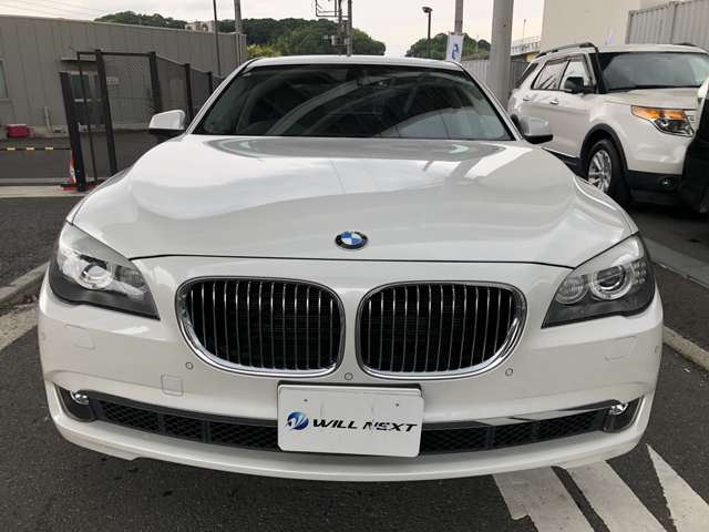 2011 BMW 7 Series – thumbnail 3